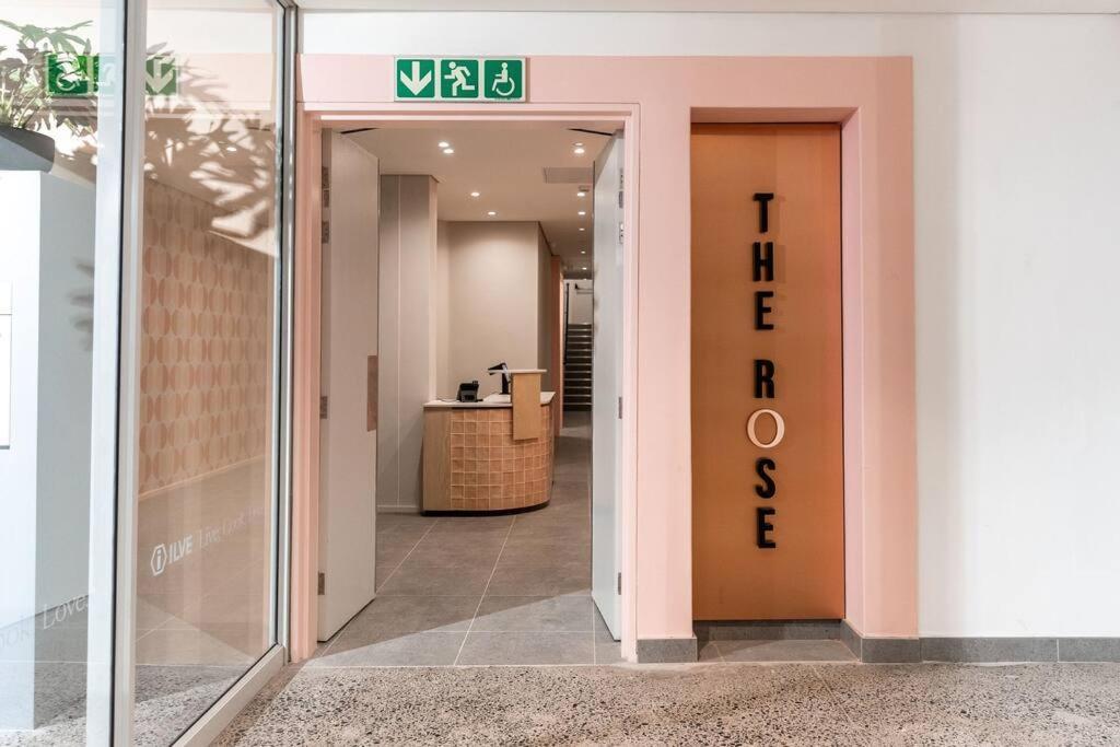 The Rose 604: Central Studio With Rooftop Pool Ciudad del Cabo Exterior foto